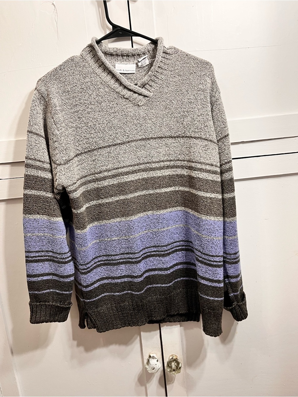 croft & barrow Gray Sweater with Lavender Stripe V-Neck